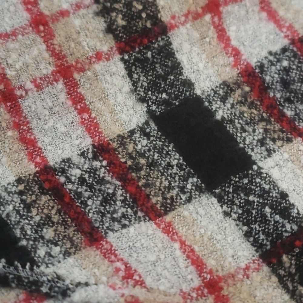 NEW! CHARTER CLUB Plaid Boucle Triangle Winter Scarf. - Picture 4 of 6